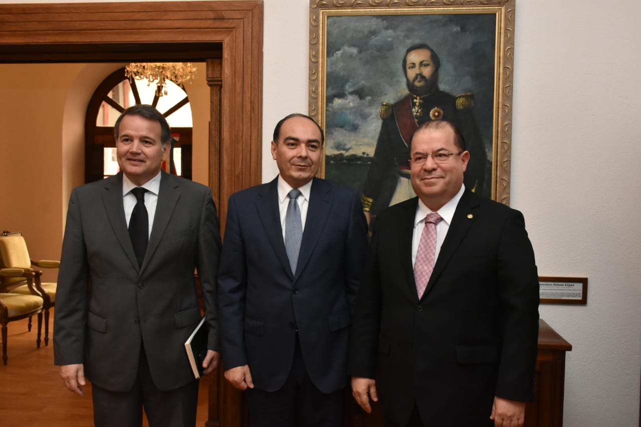 Reunión del Representante de la OEA en el Paraguay, Embajador Diego Paz, con el Excelentísimo Señor Ministro de Relaciones Exteriores, Embajador Antonio Rivas Palacios, y del Señor Viceministro de Relaciones Exteriores, Embajador José Antonio Dos Santos.(12 de agosto de 2019)